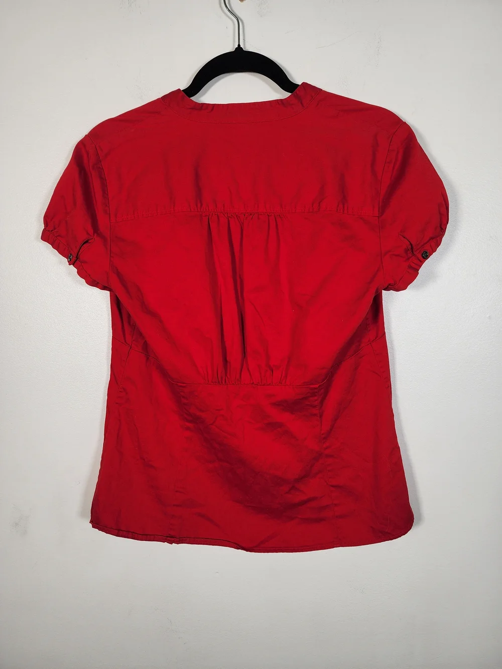 ANN TAYLOR Red Short-Sleeve Button-Front Shirt - Picture 4 of 7